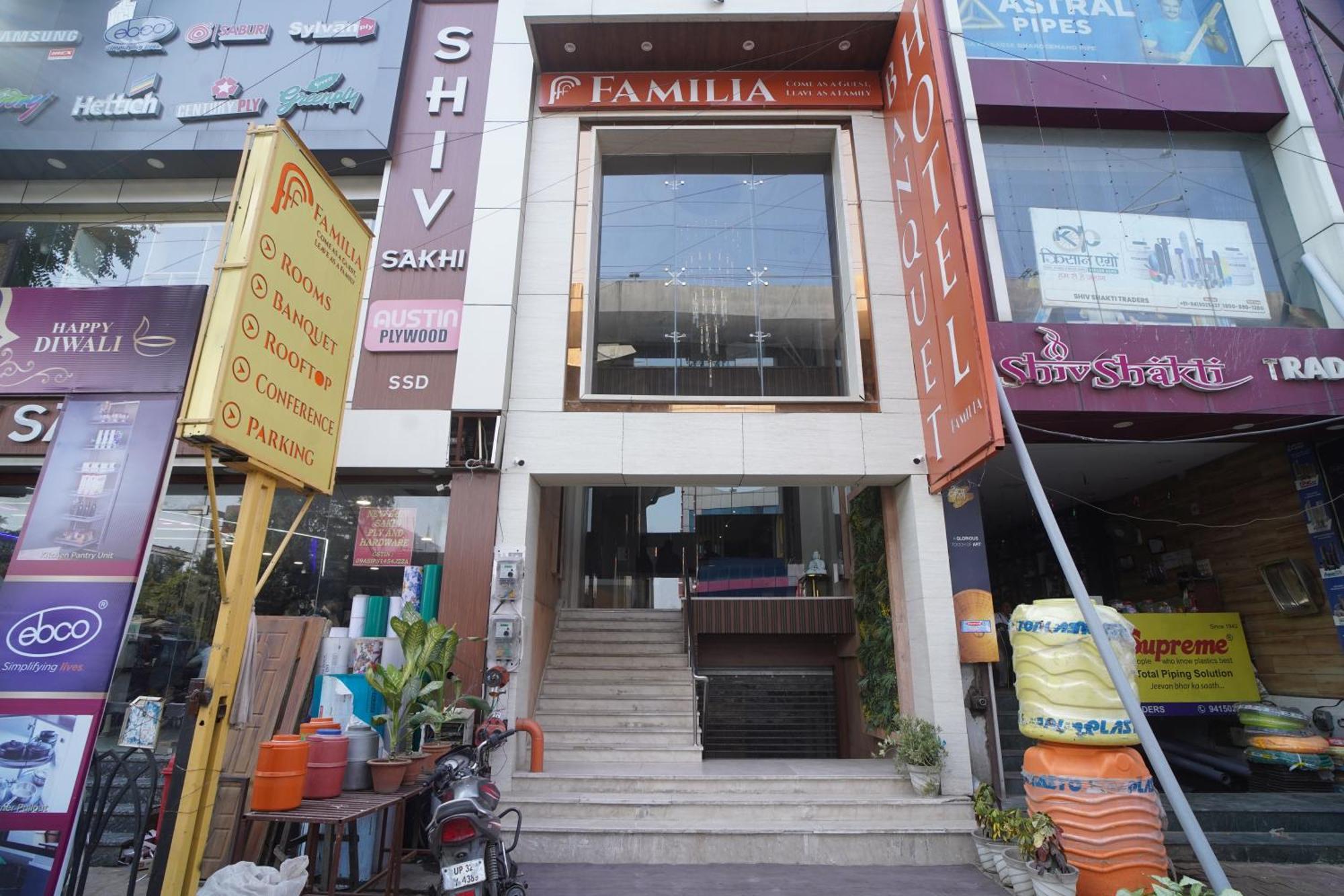 Familia Hotel And Banquets Lucknow Exterior photo